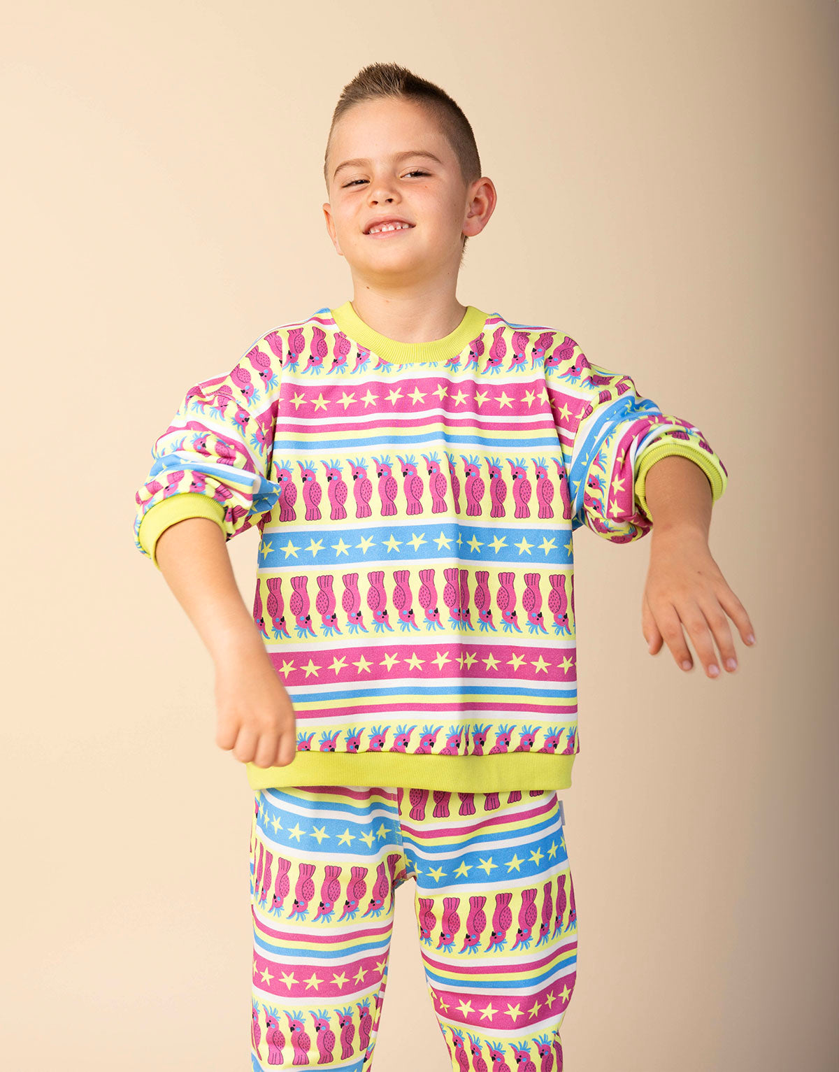 Conjunto para niñas y niños de buzo y jogger algodón peruano cacatúas