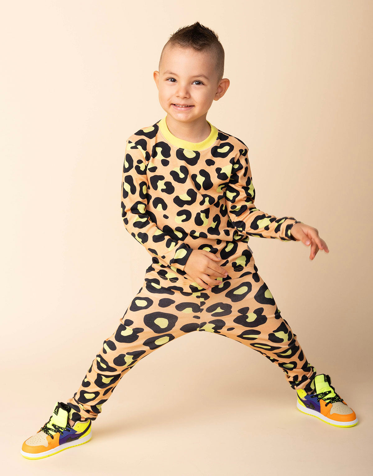 Pijama estampada animal print unisex para niños en algodón peruano