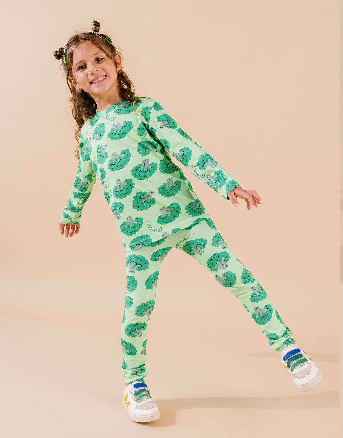 Pijama infantil de dos piezas para niñas y niños – Estampado brócoli