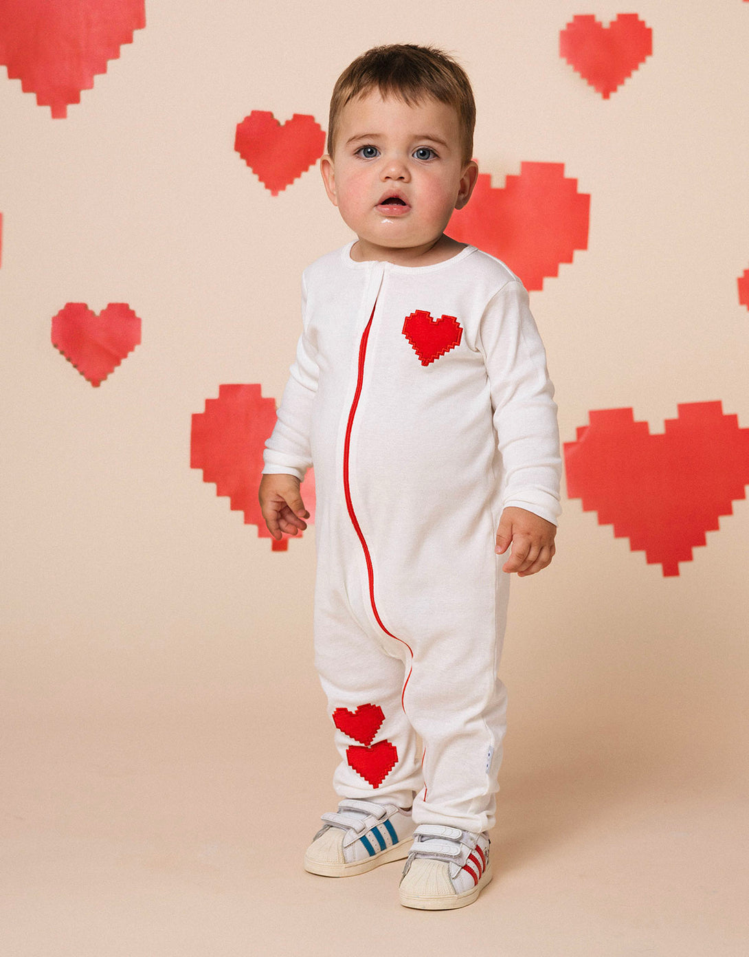 Pijama unisex para bebés en 100% algodón peruano corazones