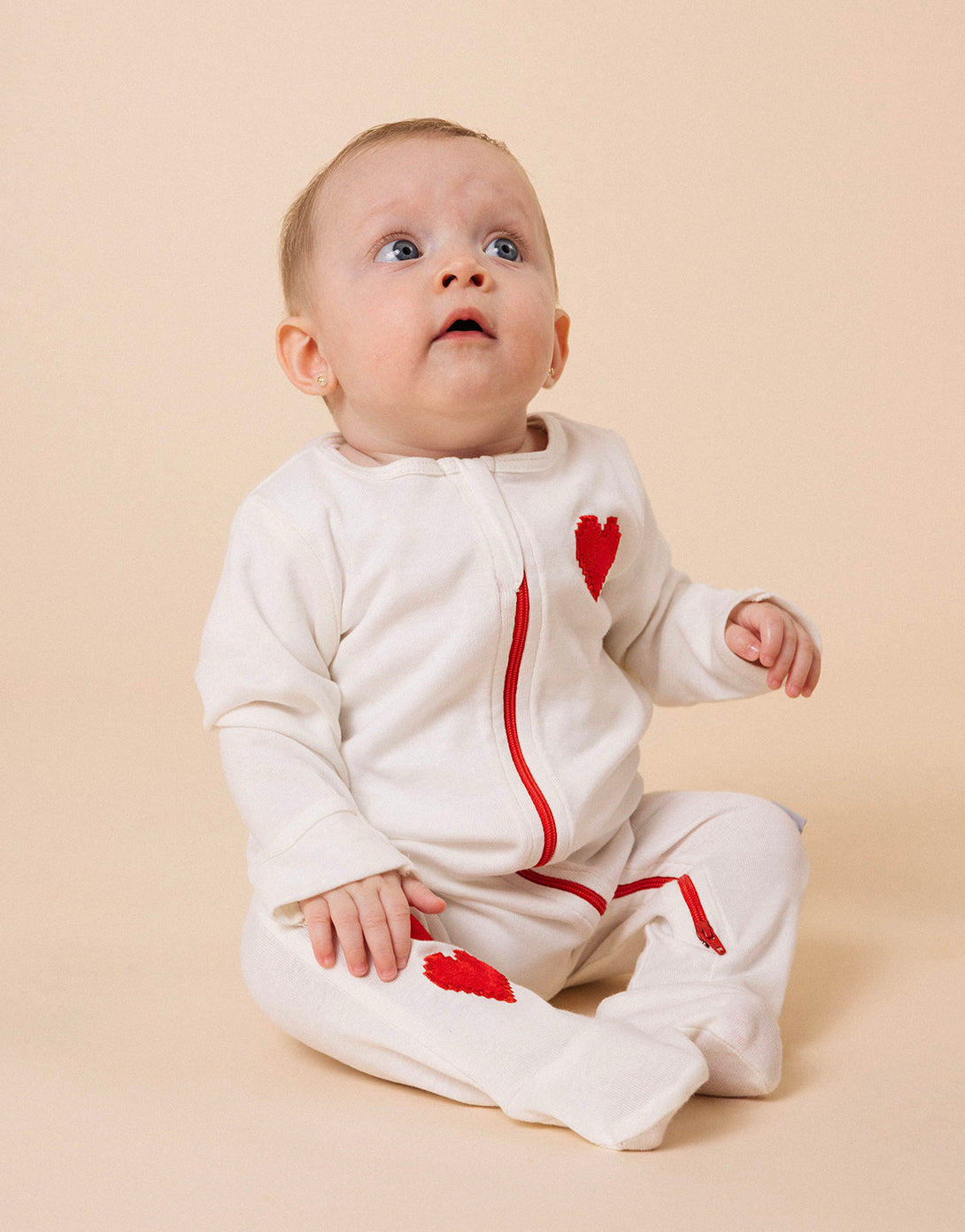 Pijama unisex para bebés en 100% algodón peruano corazones