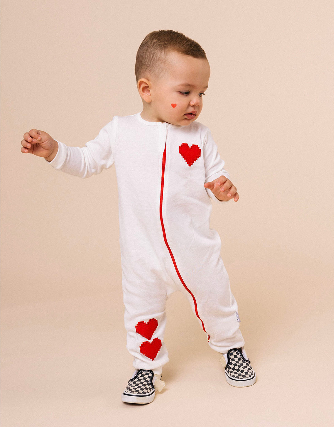 Pijama unisex para bebés en 100% algodón peruano corazones